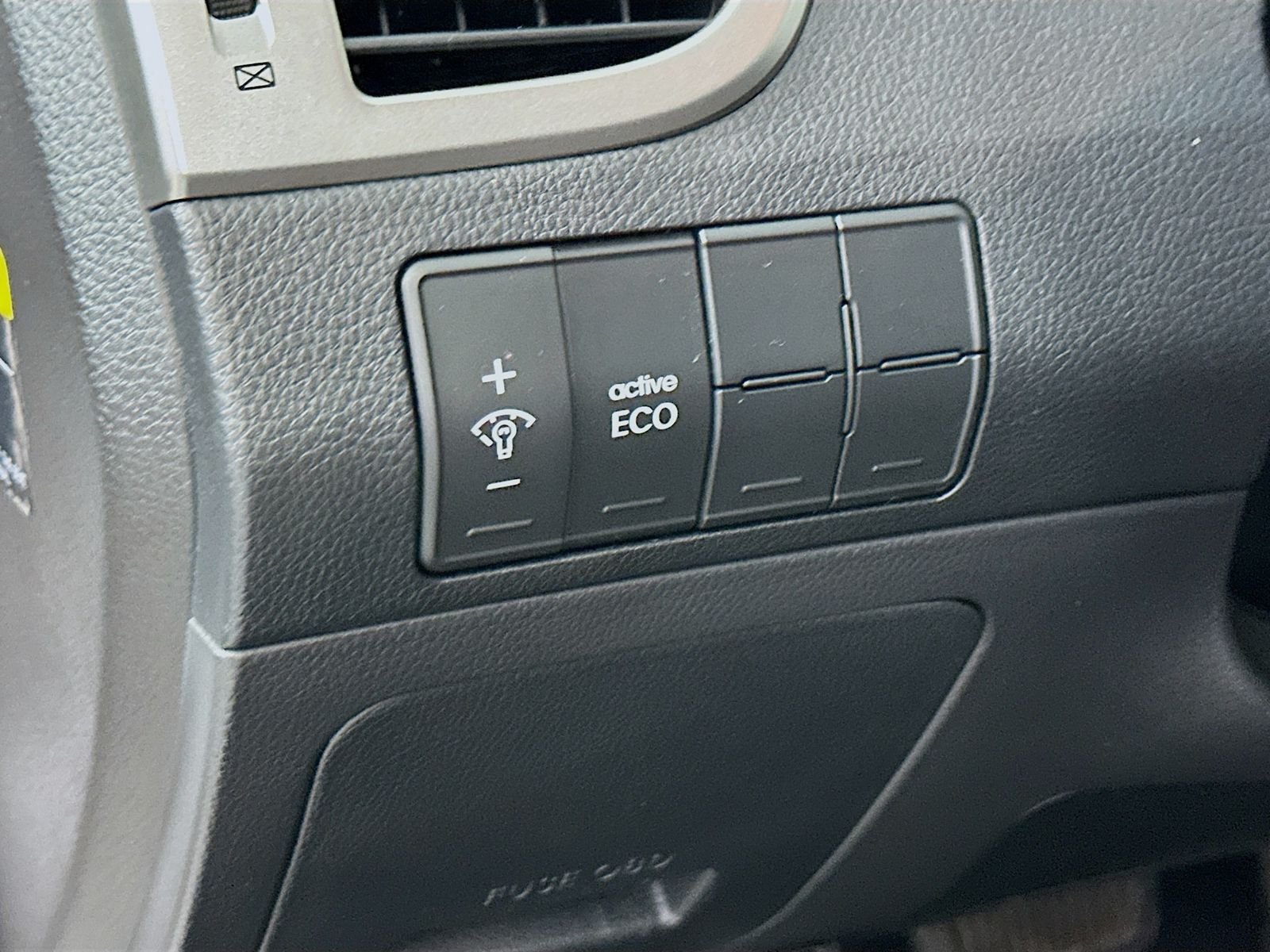 Used 2014 Monaco White Hyundai Base image 11