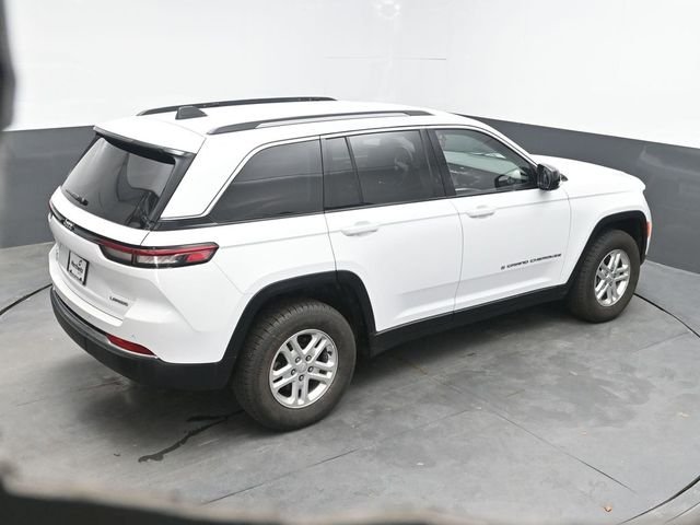 Used 2022 White Jeep Laredo image 37