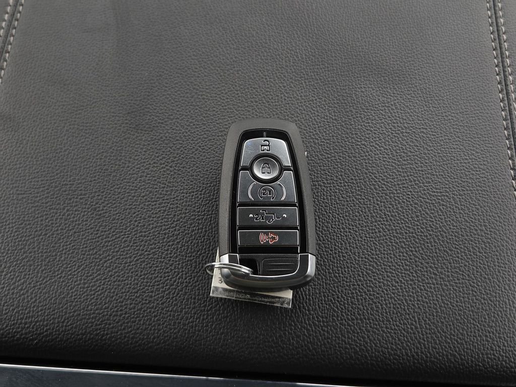 New 2026 Ruby Red Metallic Tinted Clearcoat Ford F-250® Lariat® image 50