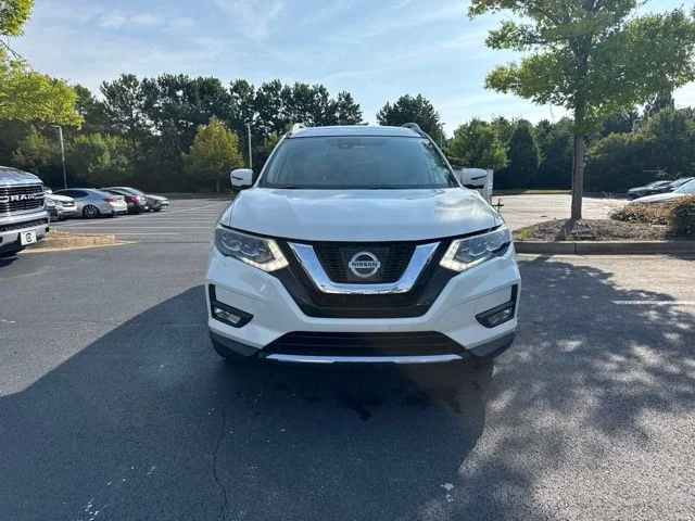Used 2017 White Nissan SL image 8
