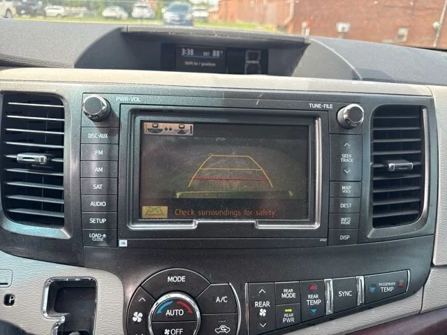 Used 2013 Silver Toyota XLE image 9