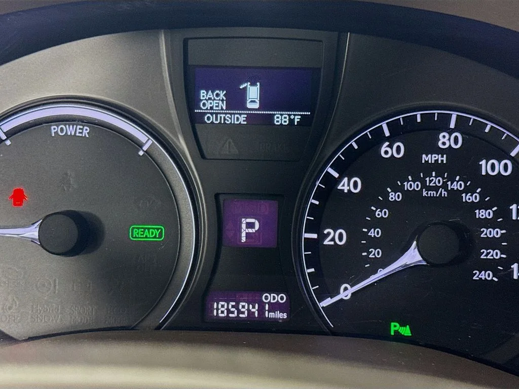 Used 2015 Black Lexus 450h image 15