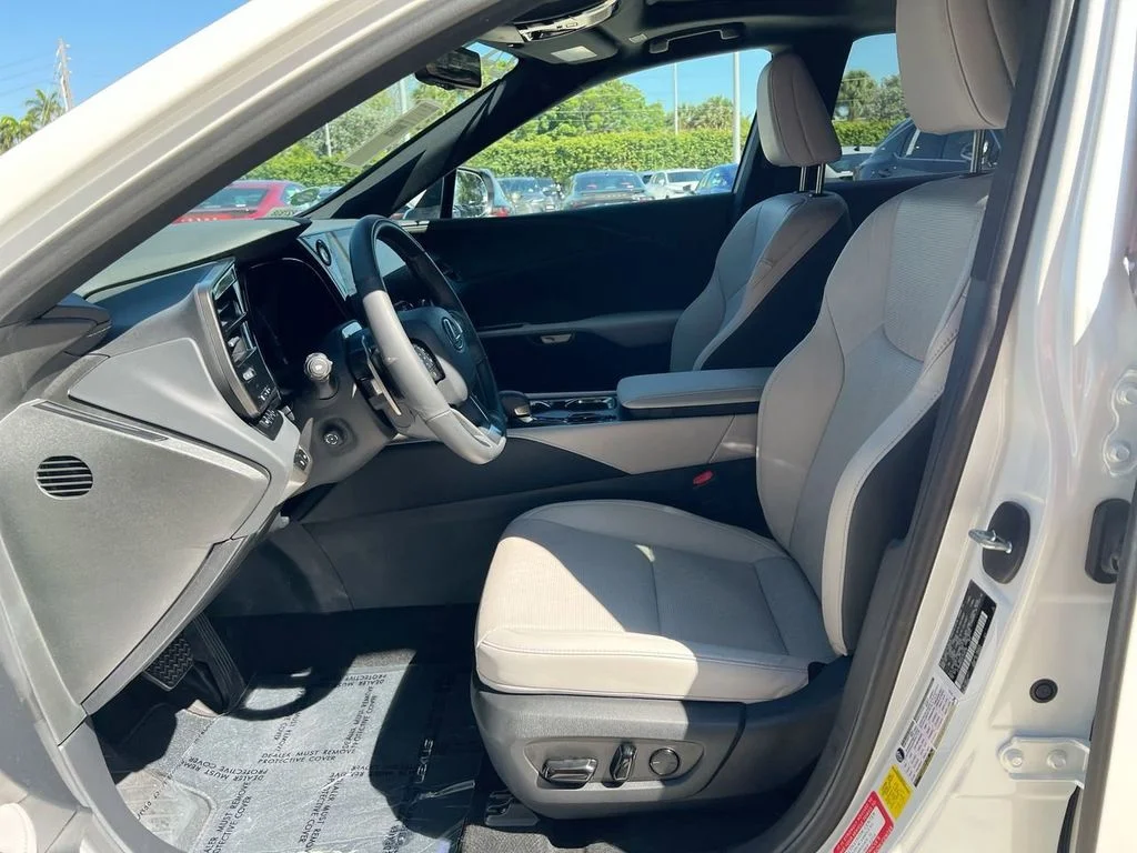 Used 2024 White Pearl Lexus 350 Premium Plus image 12