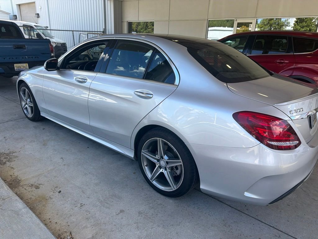 Used 2015  Mercedes-Benz C 300 image 2
