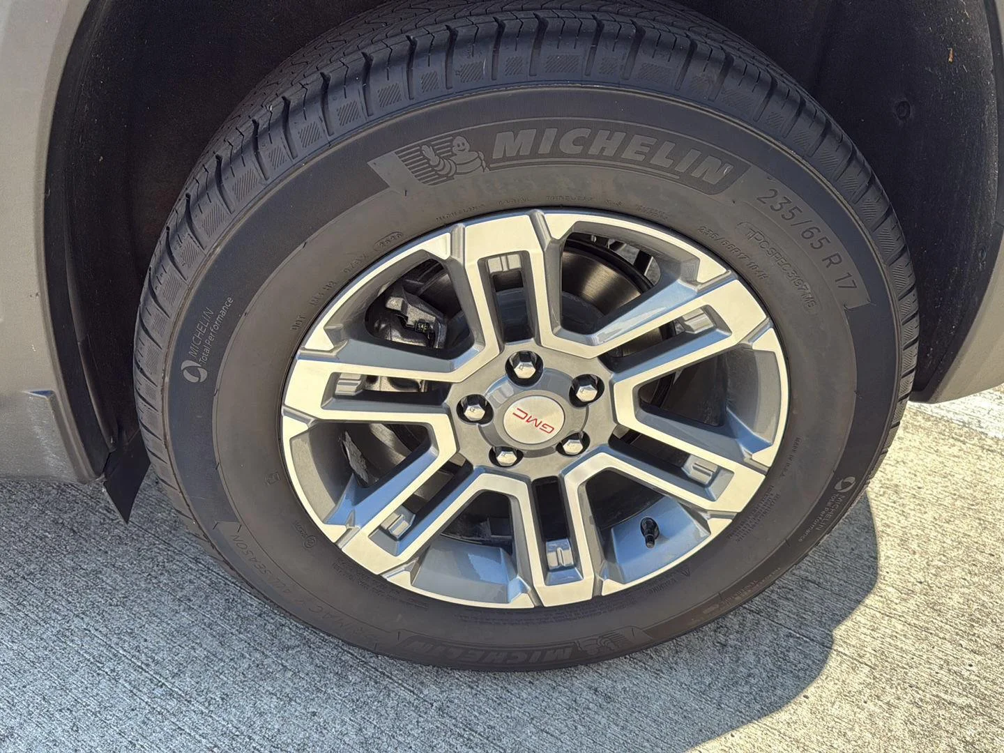 Used 2026 Riverstone Metallic GMC FWD Elevation image 17