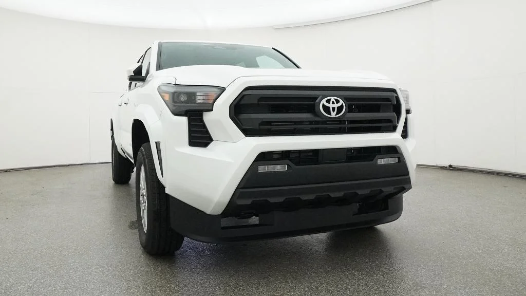New 2026 Ice Cap Toyota SR5 image 7