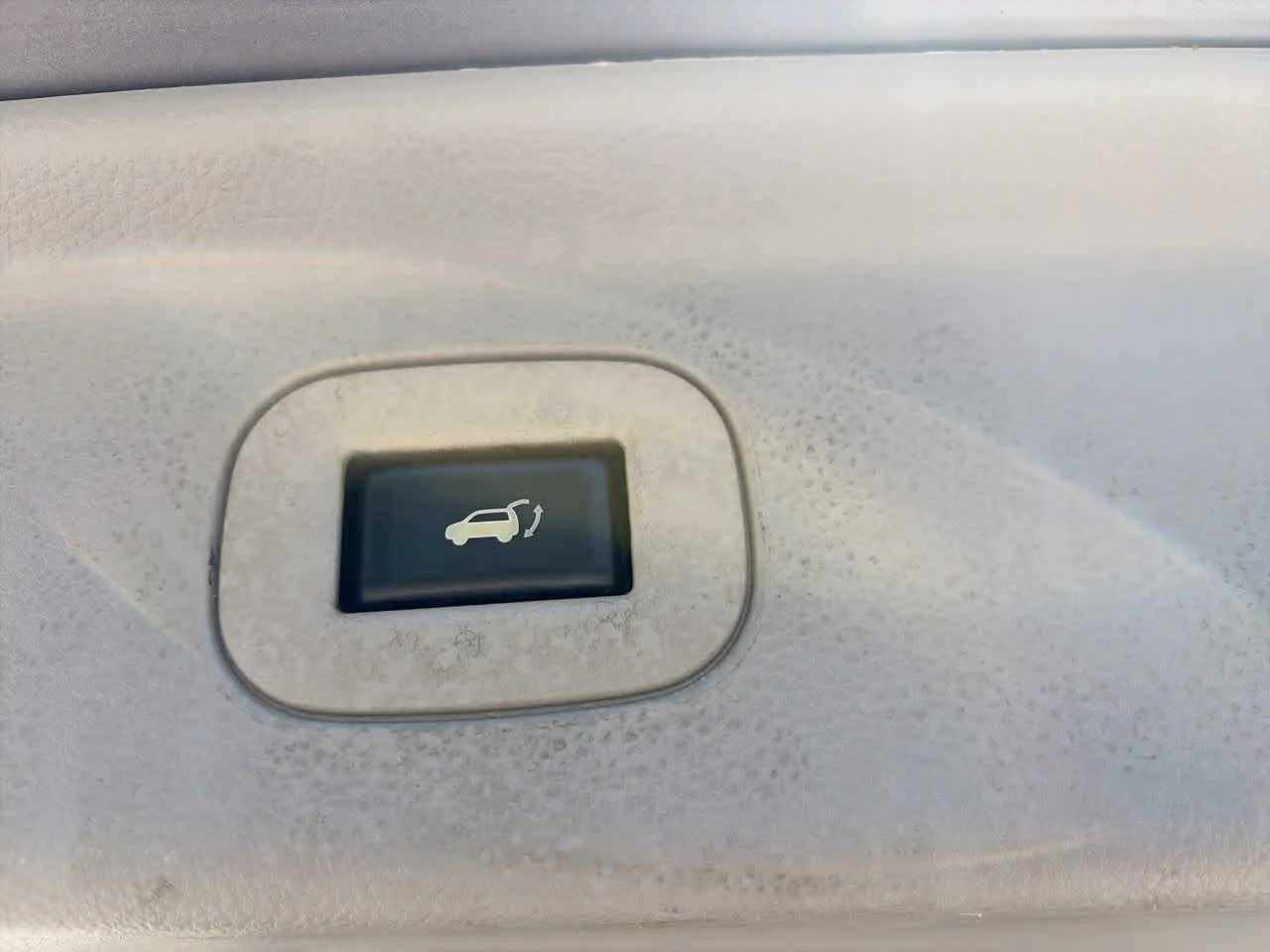 Used 2012 Platinum Graphite Nissan SL image 8