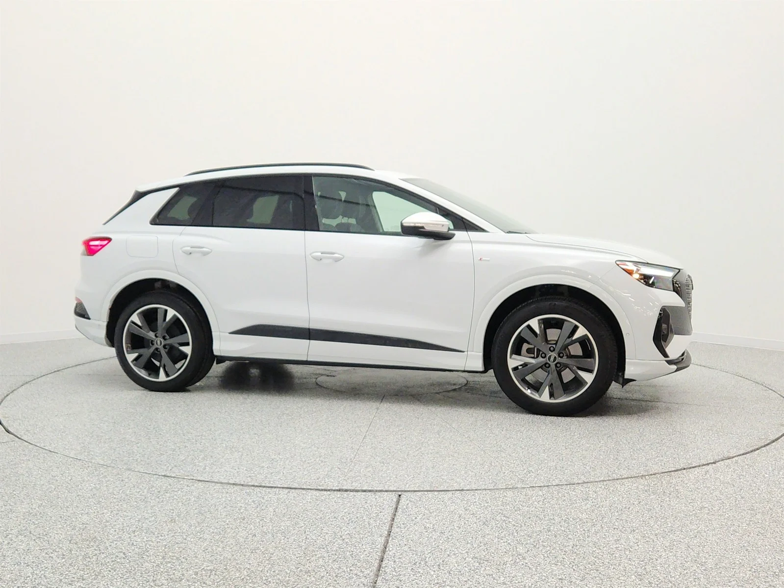 Used 2024 Glacier White Metallic Audi Premium Plus 50 quattro image 4
