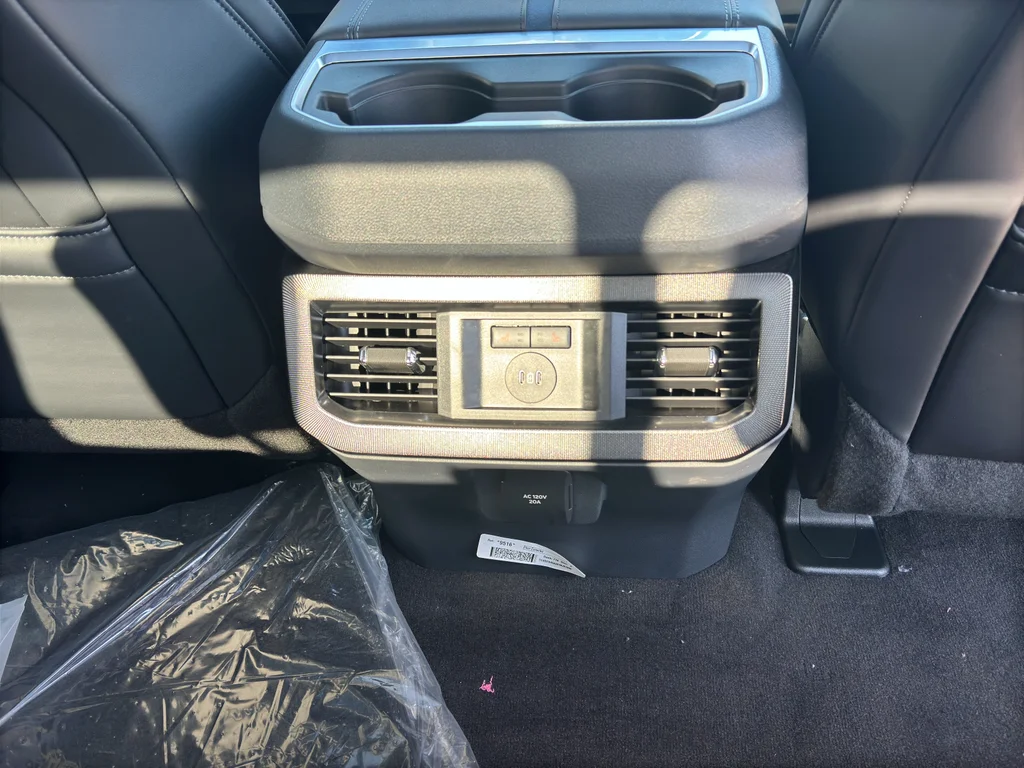 New 2026 Star White Ford Platinum image 37