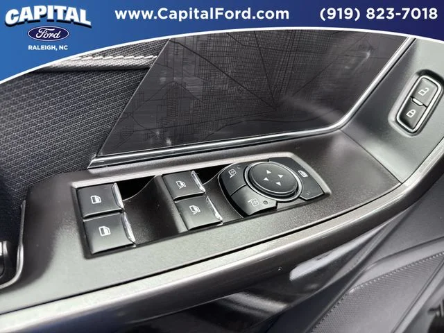 Used 2023 Gray Ford XLT image 21