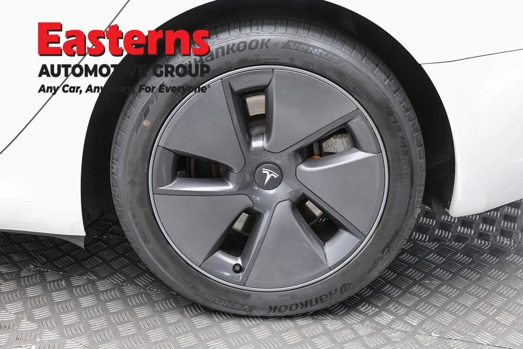 Used 2023 White Tesla Base image 8