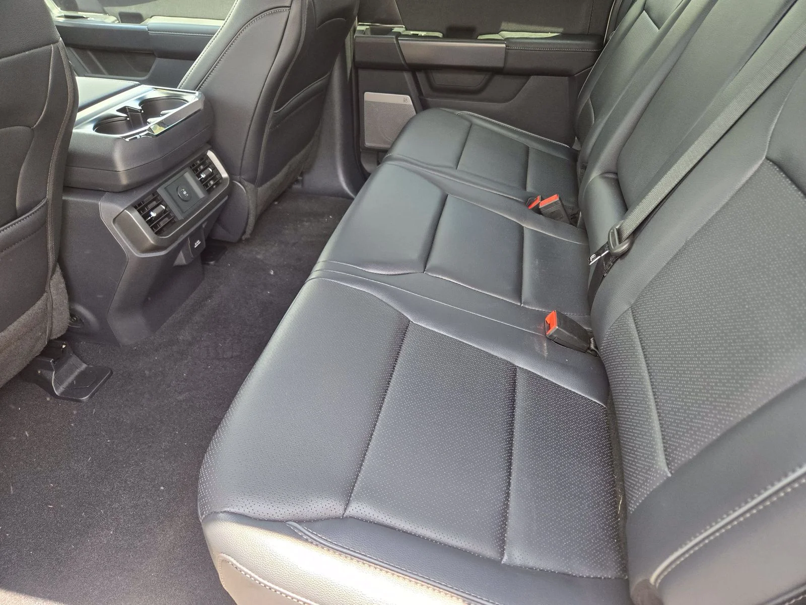 New 2026 Star White Metallic Tri-Coat Ford Lariat® image 18