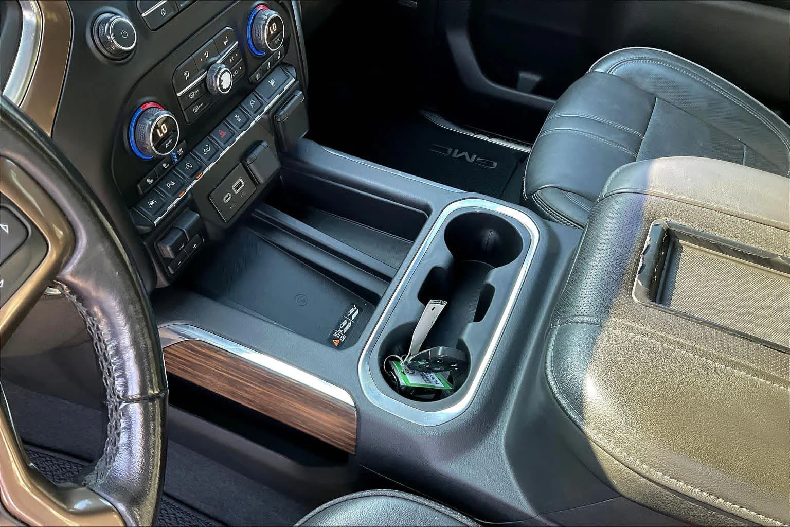 Used 2019 Northsky Blue Metallic Chevrolet High Country image 16