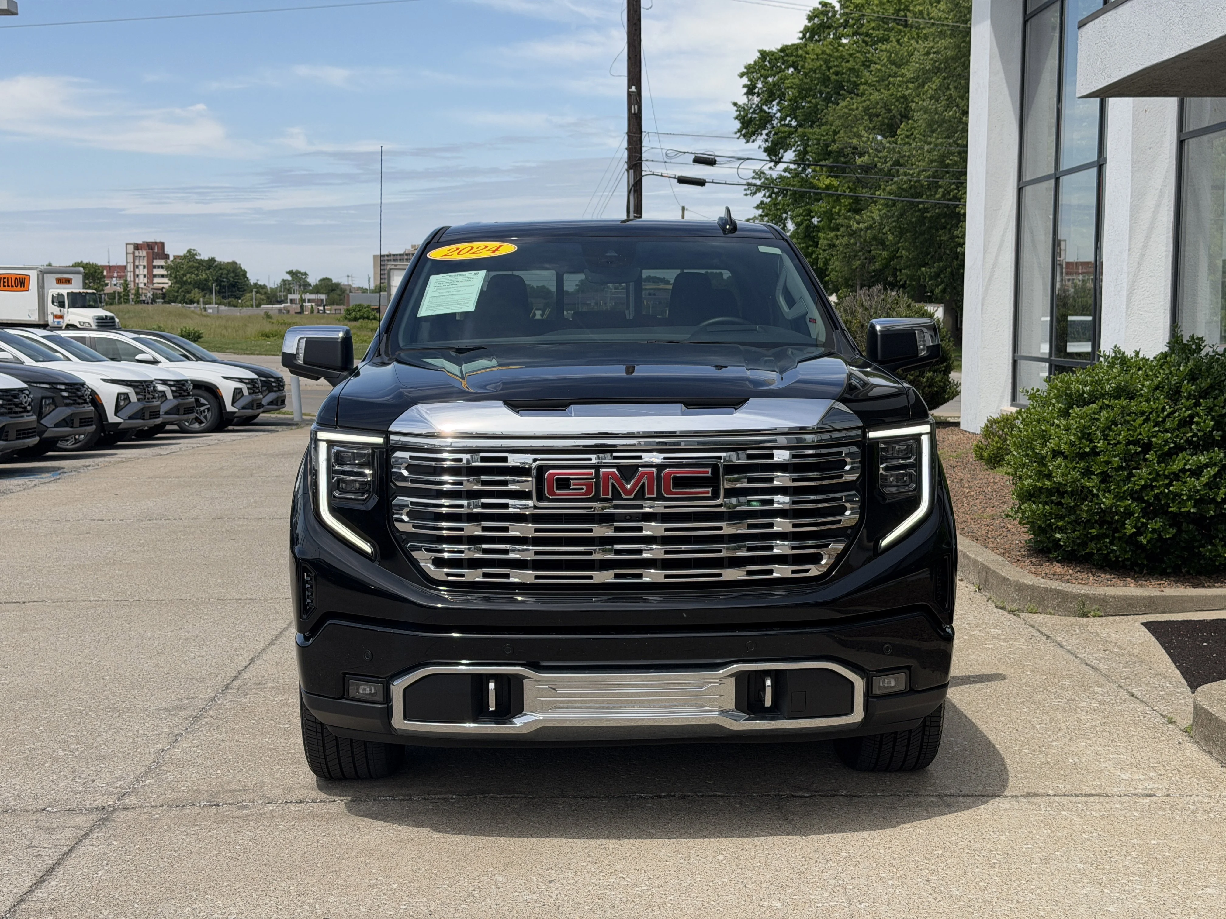 Used 2024 Onyx Black GMC Denali image 18