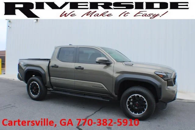 Used 2025  Toyota  image 1