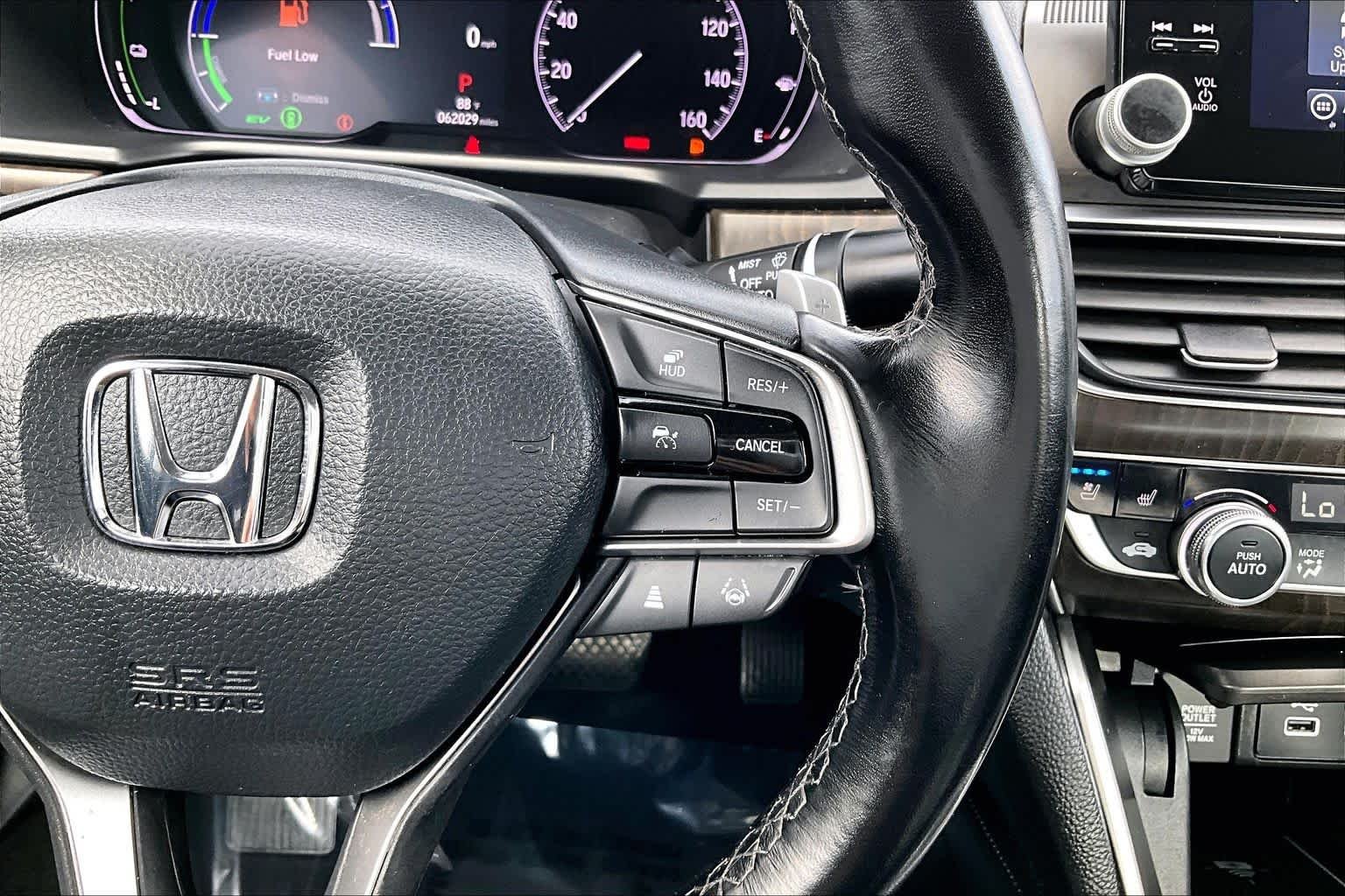 Used 2022 Sonic Gray Pearl Honda Touring image 25