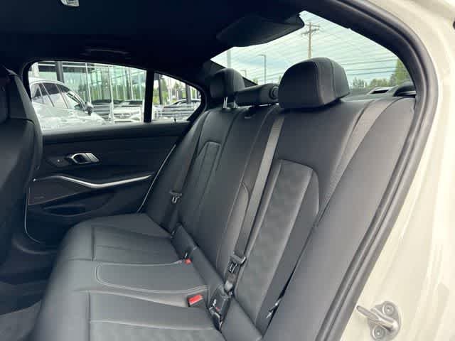 Used 2022 Alpine White BMW  image 11