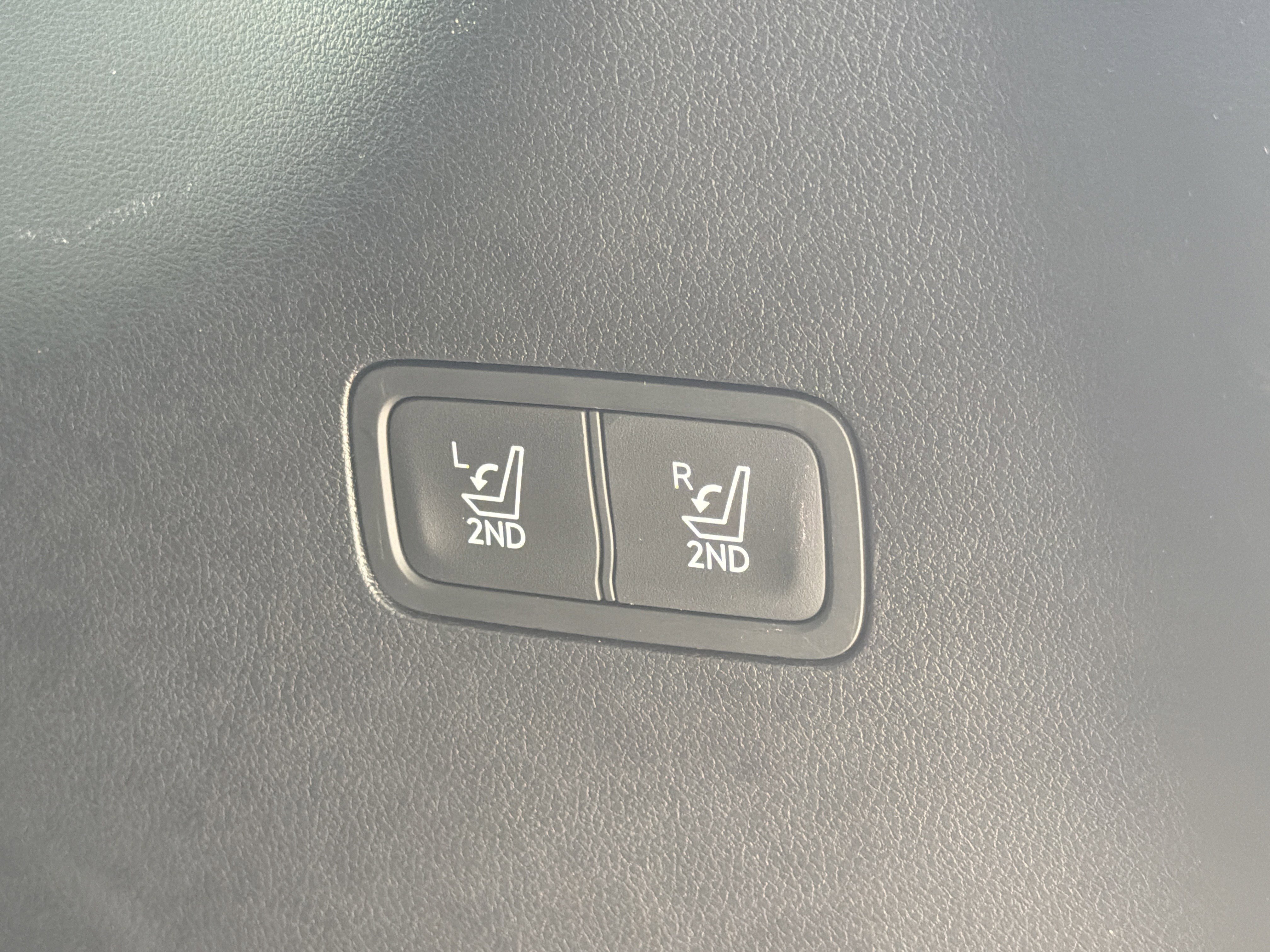 Used 2024 Phantom Black Hyundai SEL image 28
