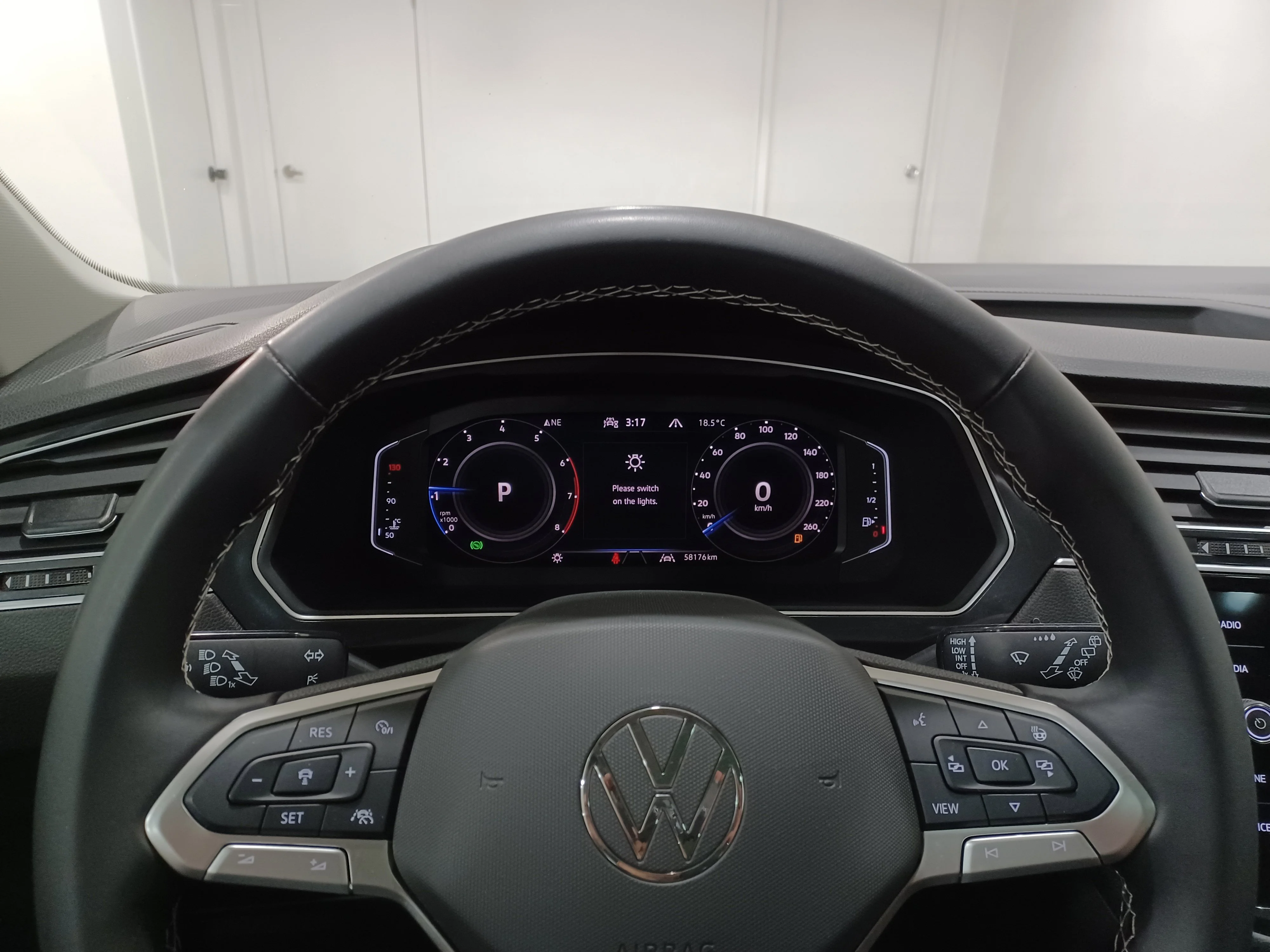 Certified Used 2024 Pure White Volkswagen Comfortline 4Motion*Adapt Cruise | Remote Start | Htd Lthr & Wheel | Pano Roof | Blind Spot Detect image 15