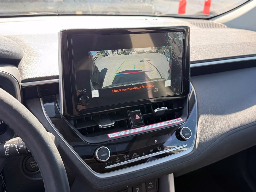 Used 2025  Toyota XLE image 9