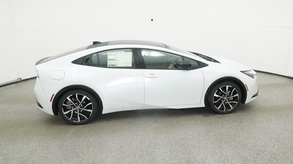 2026 Toyota Prius Plug-in Hybrid XSE - Photo 13