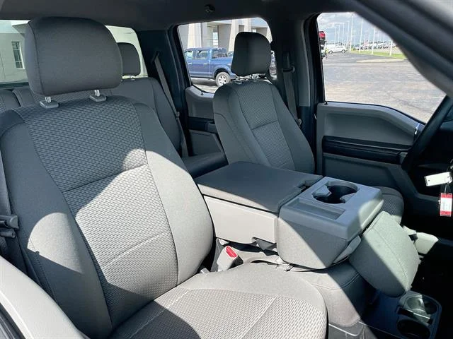 Used 2016 Magnetic Metallic Ford XL image 23