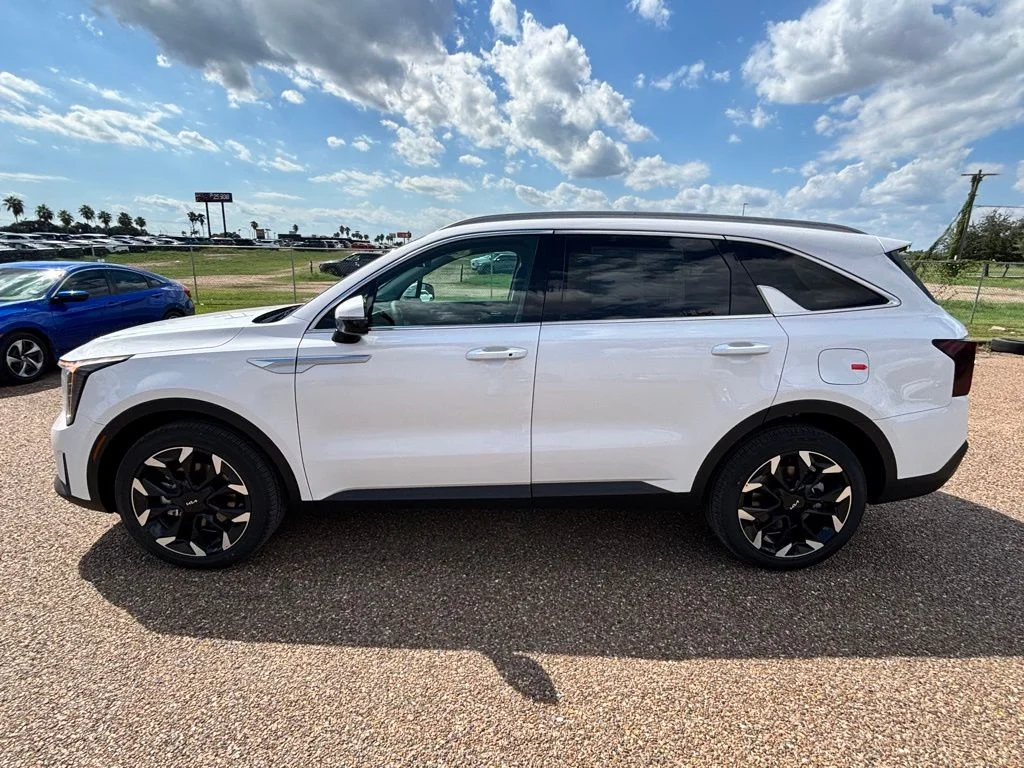 New 2026 White Kia EX image 4