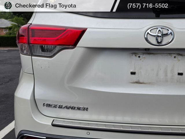 Used 2019 Blizzard Pearl Toyota Limited Platinum image 7