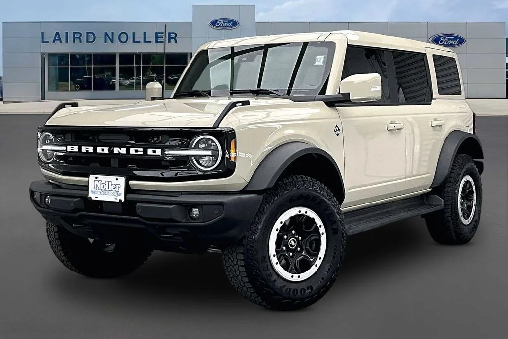 New 2025 Desert Sand Ford Outer Banks® image 1