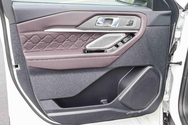 New 2026 Star White Metallic Tri-Coat Ford Platinum™ image 51