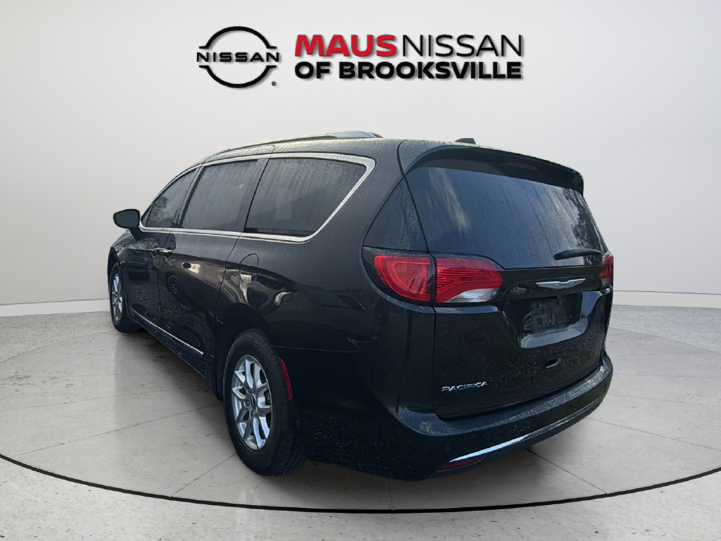 Used 2024 Silver Chrysler Touring L image 6
