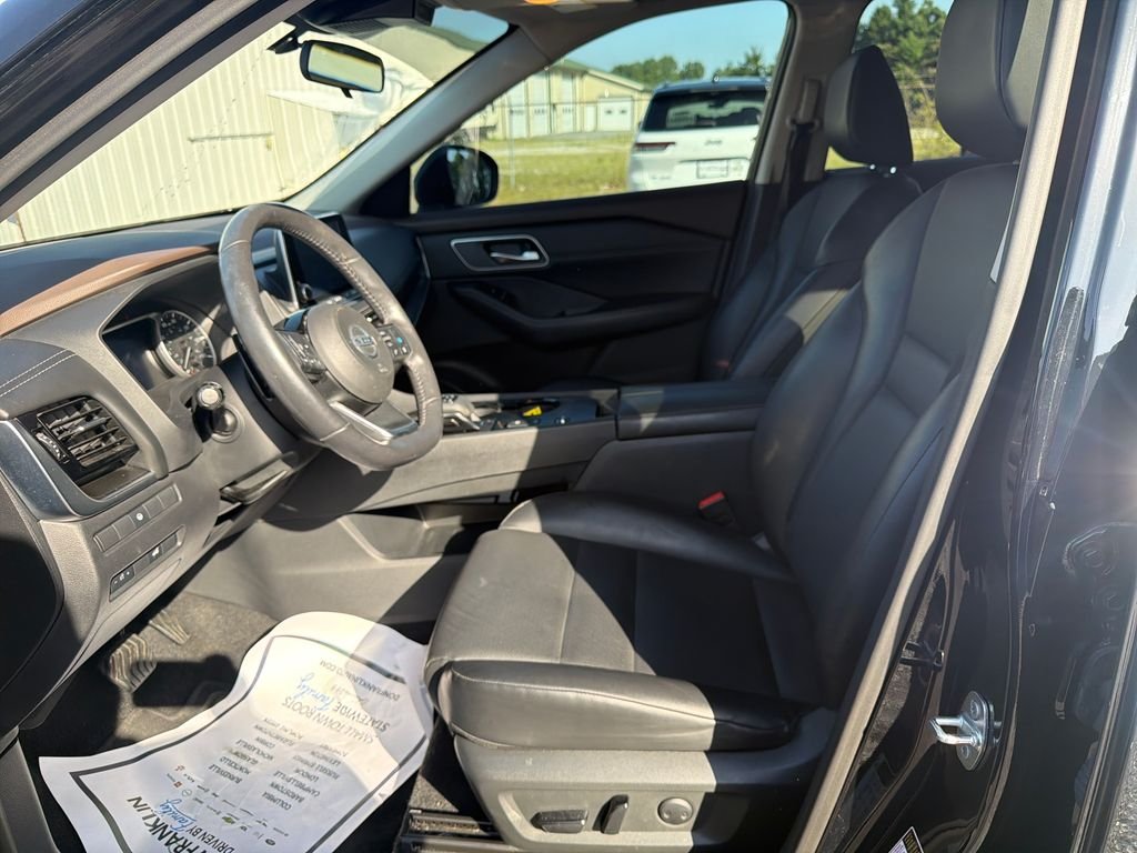 Used 2021 Black Nissan SV image 9