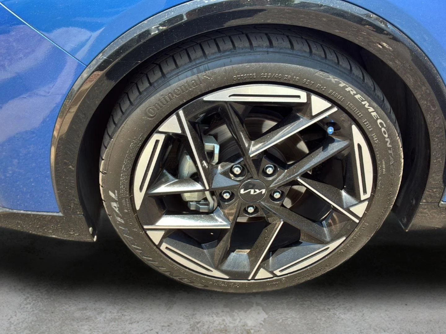 Used 2025 Wave Blue Kia GT-Line image 9