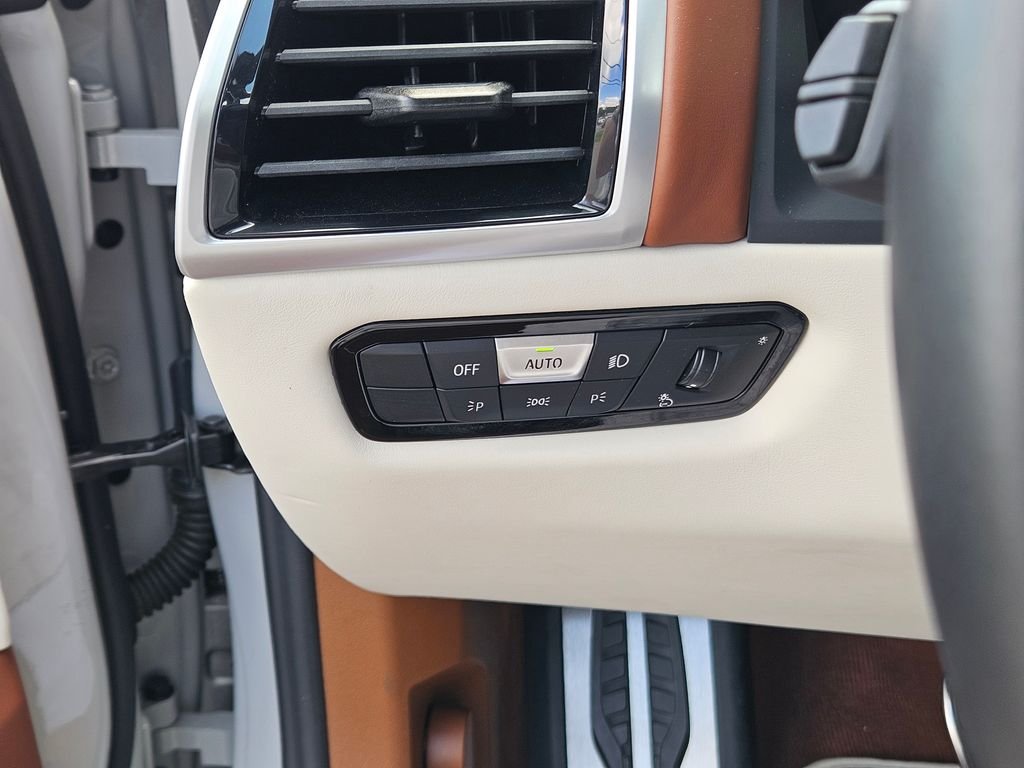 Used 2025 Special Order Color BMW Competition image 40