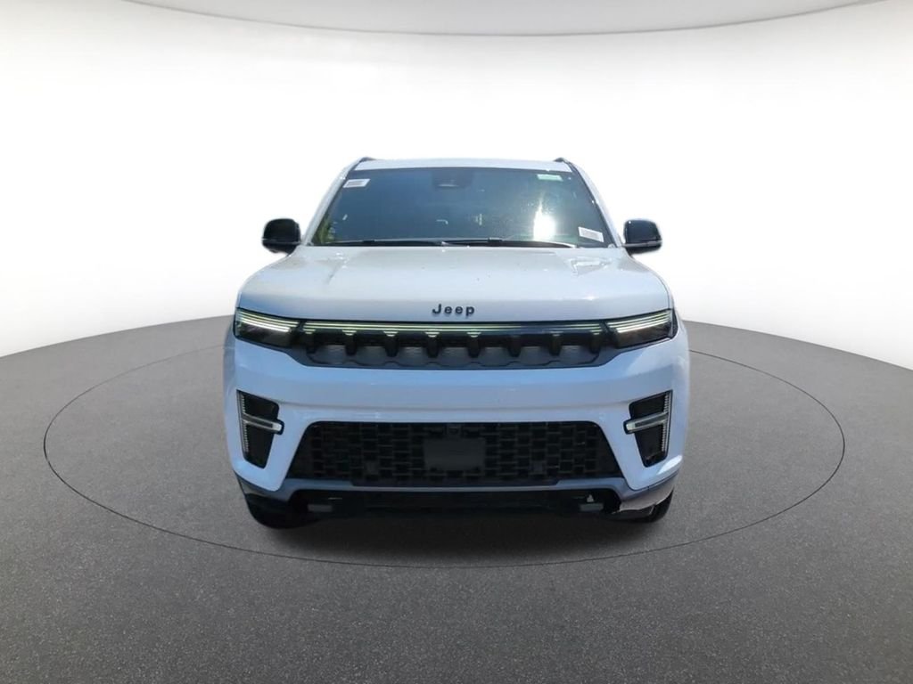 New 2026 Bright White Clear-Coat Exterior Paint Jeep Limited Reserve image 3