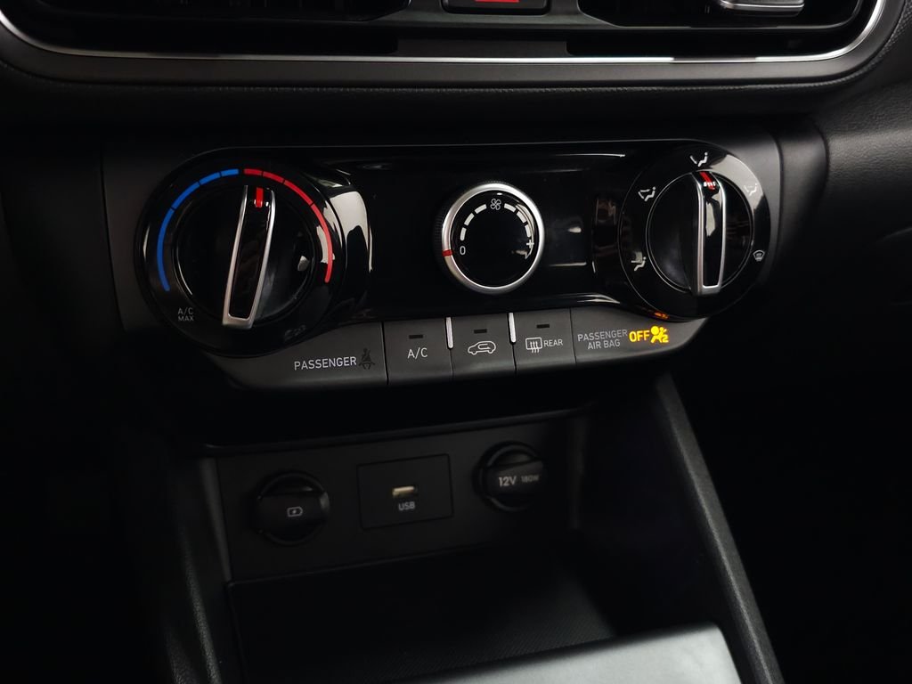 2023 Hyundai Kona SE - Photo 24