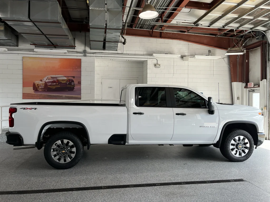 New 2026 Summit White Chevrolet Custom image 10