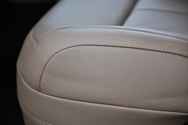 New 2026 Fuji White Land Rover SE 7 Seats image 30