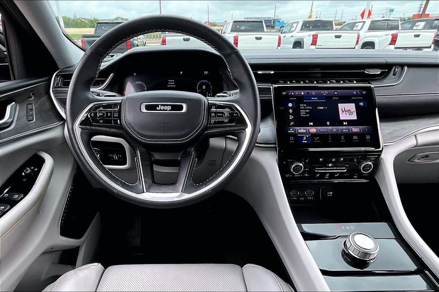 Used 2021 Diamond Black Crystal Pearlcoat Jeep Overland image 10