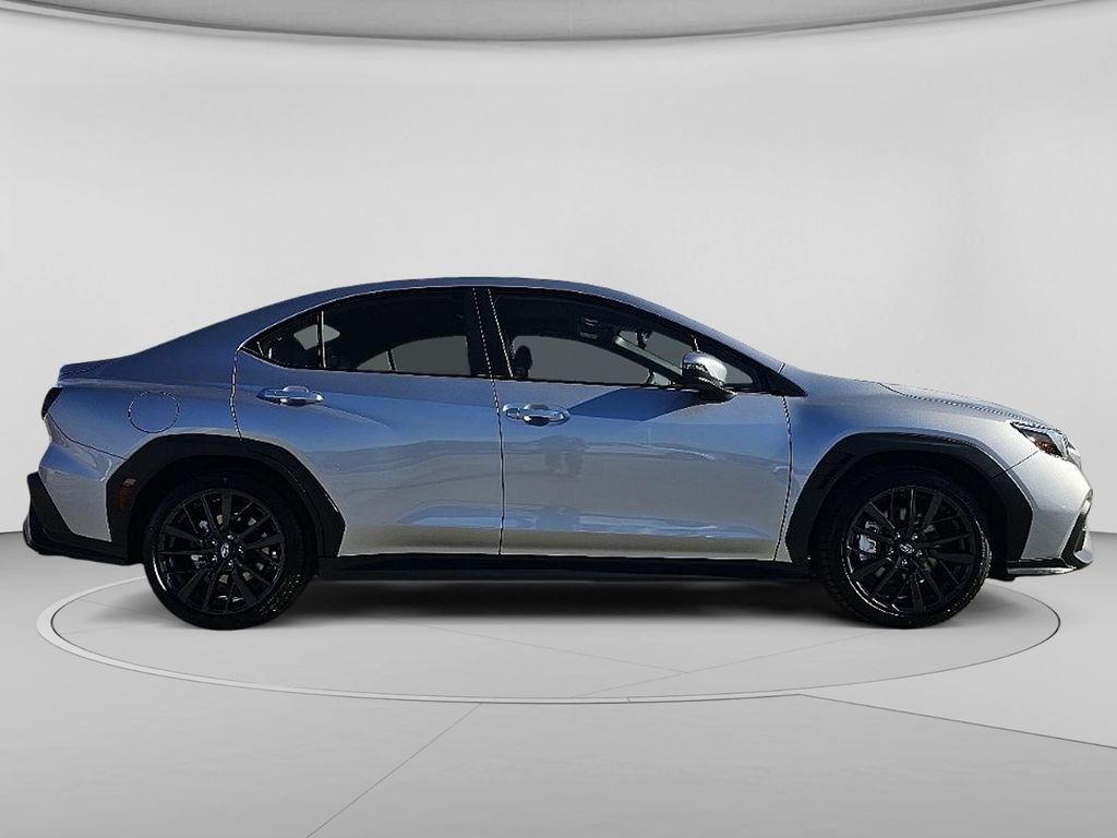 Used 2025 Ice Silver Metallic Subaru Limited image 11