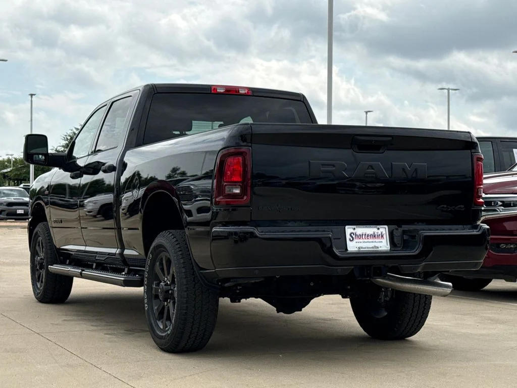 New 2026 Diamond Black Crystal Pearl-Coat Exterior Paint RAM Big Horn image 7
