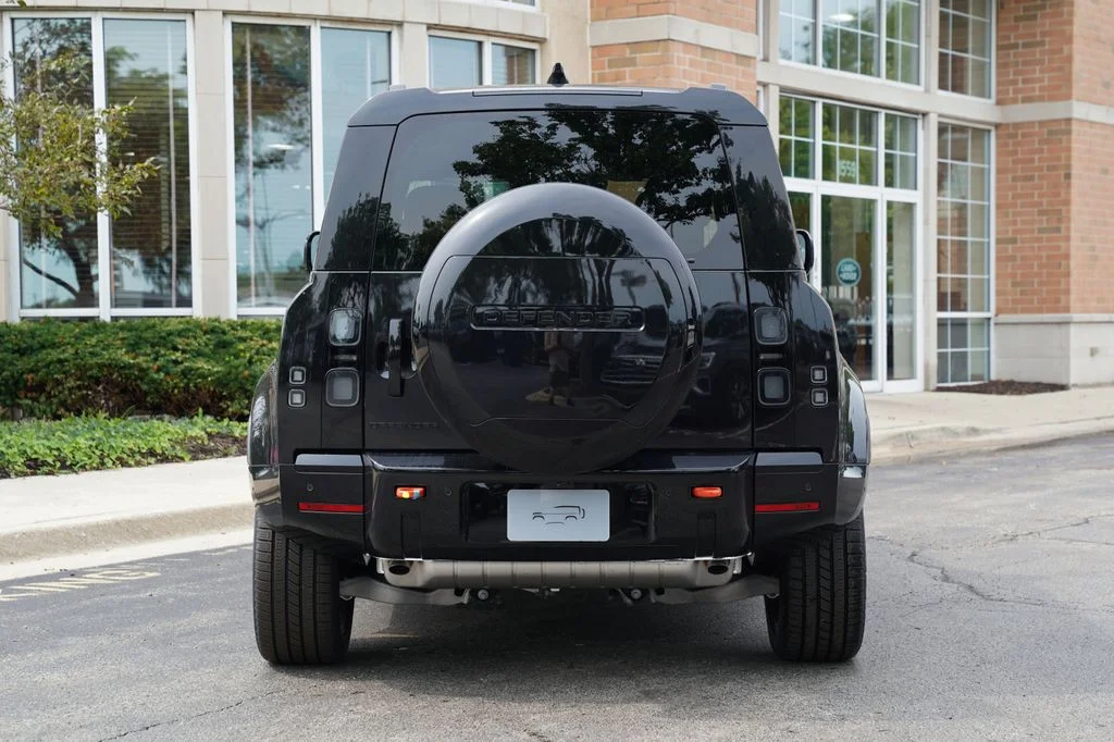 New 2026 Santorini Black Land Rover X image 5