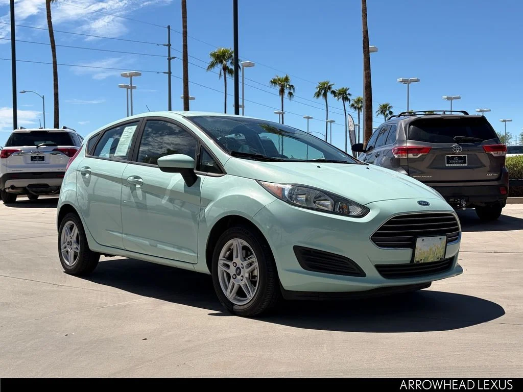 Used 2019 Green Ford SE image 5