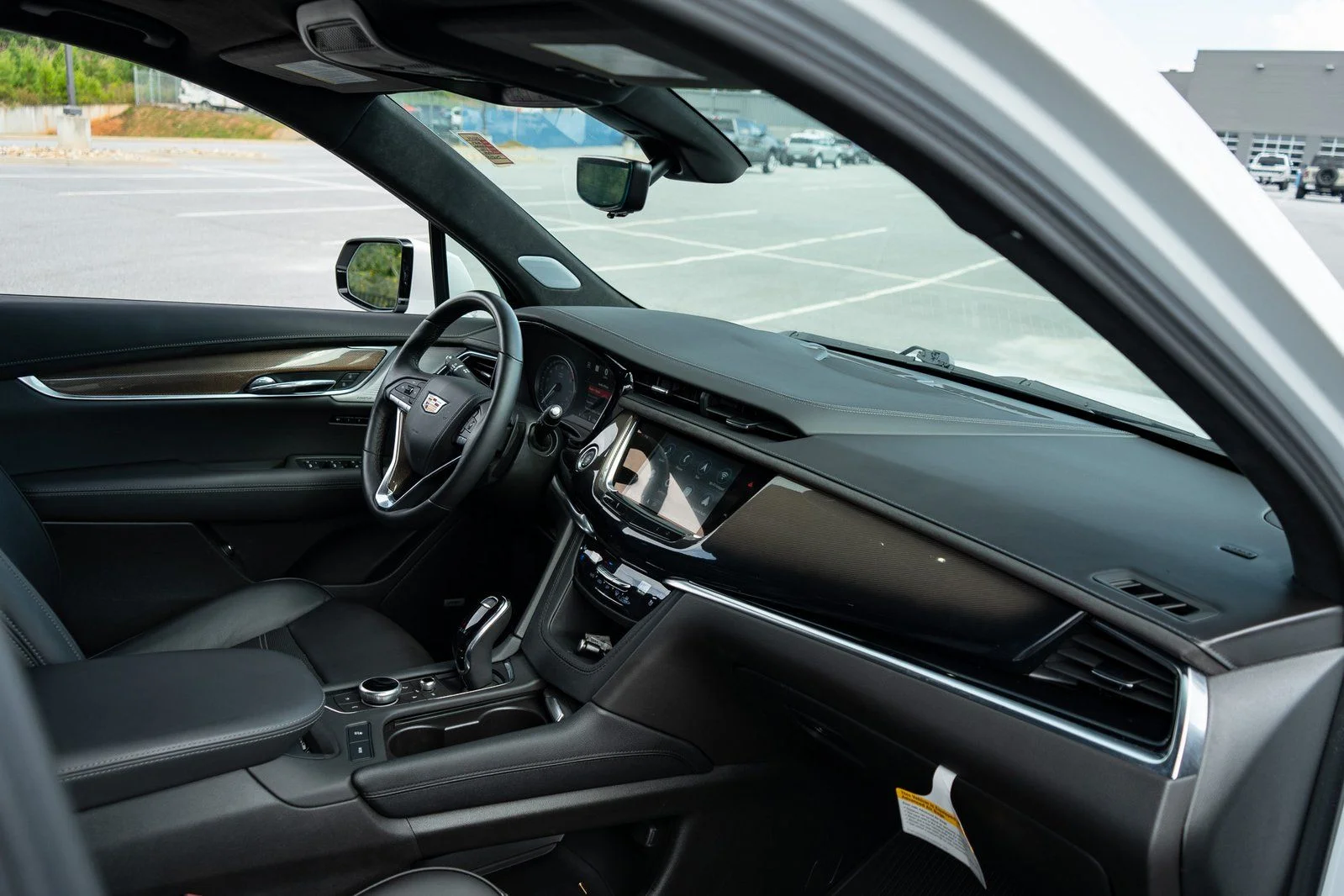 Used 2024 White Cadillac Premium Luxury image 23
