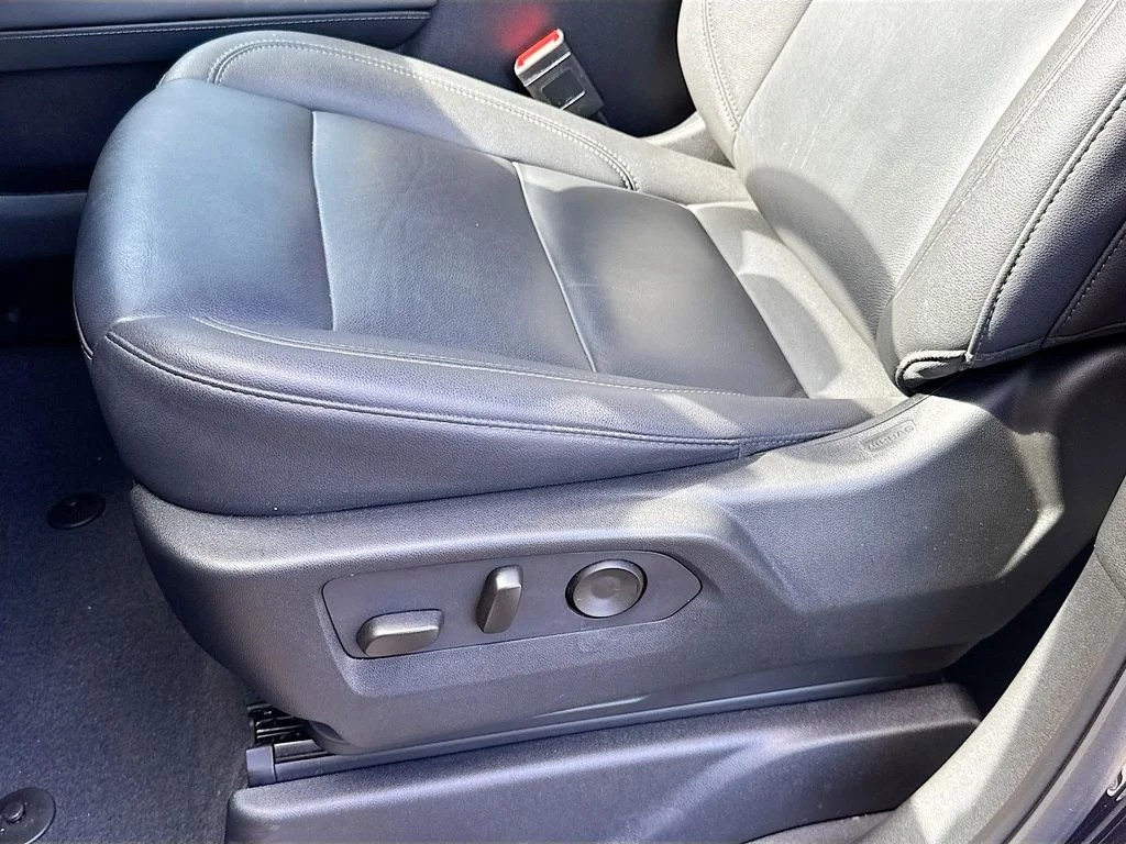 Used 2023 Gray Chevrolet LT image 21