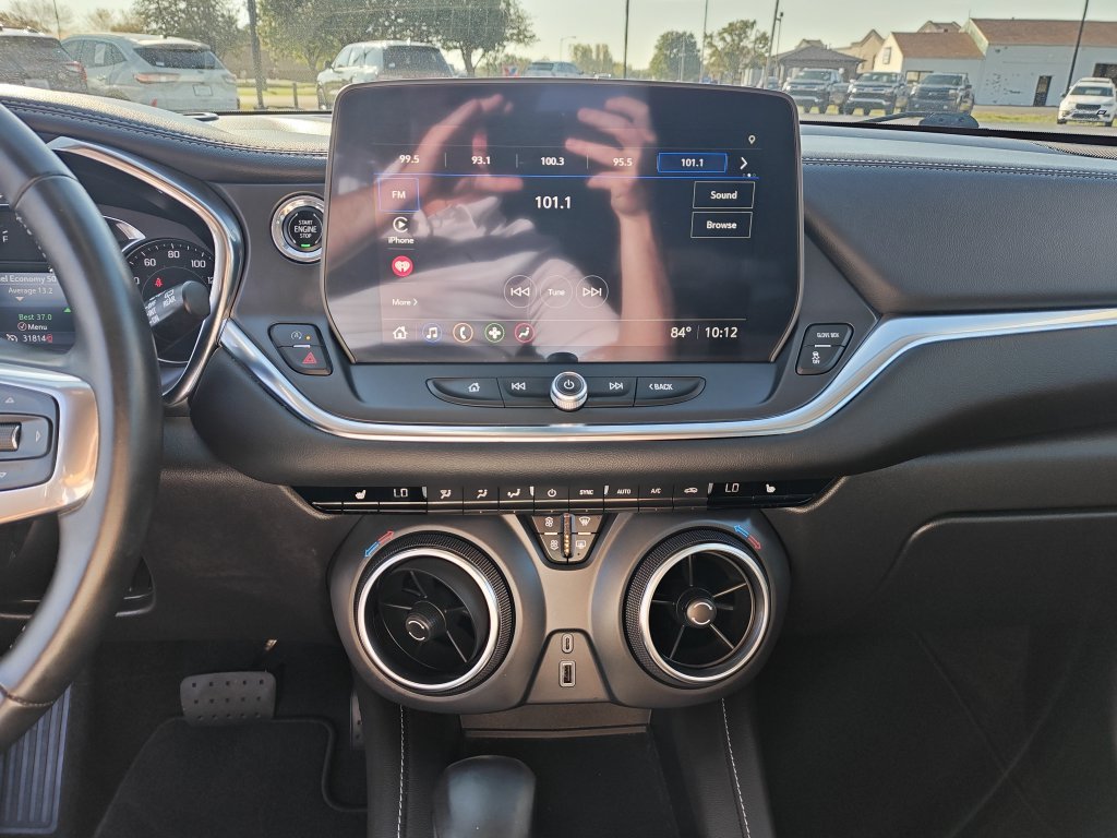 Used 2024 White Chevrolet LT image 21