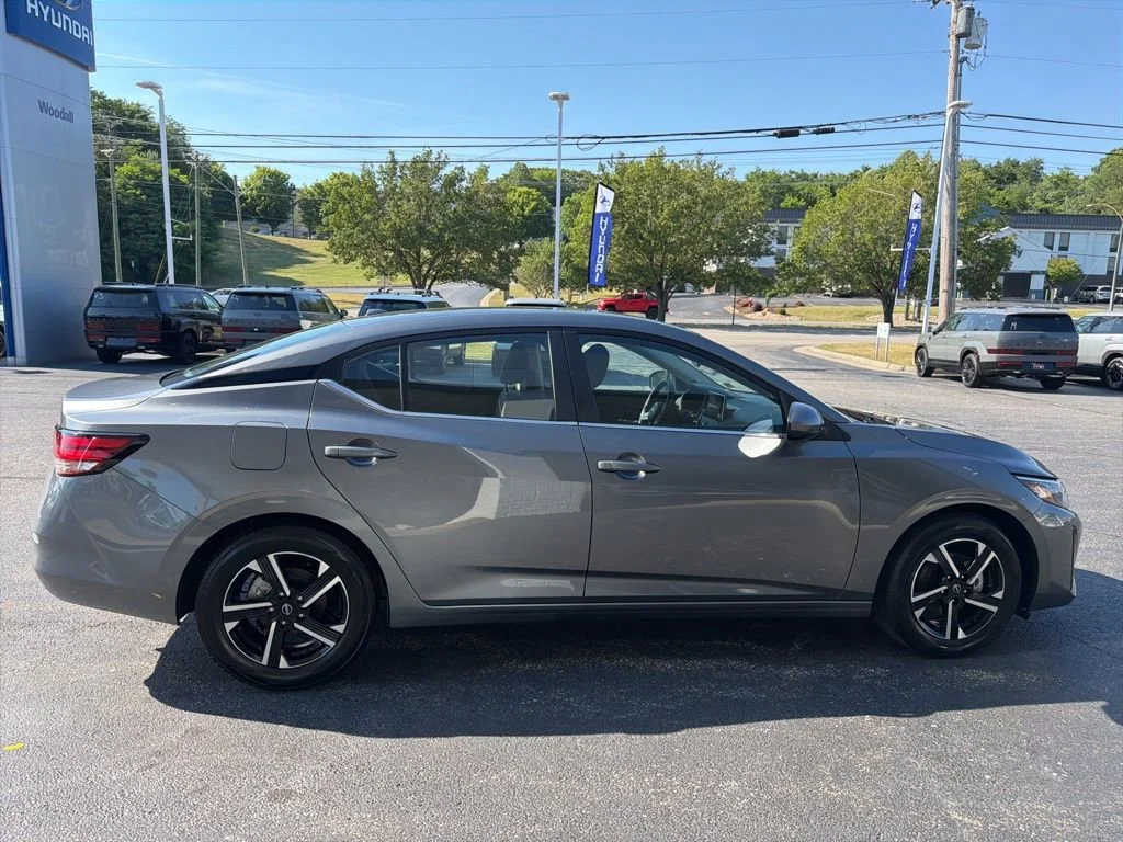 Used 2025 Gray Nissan SV image 4