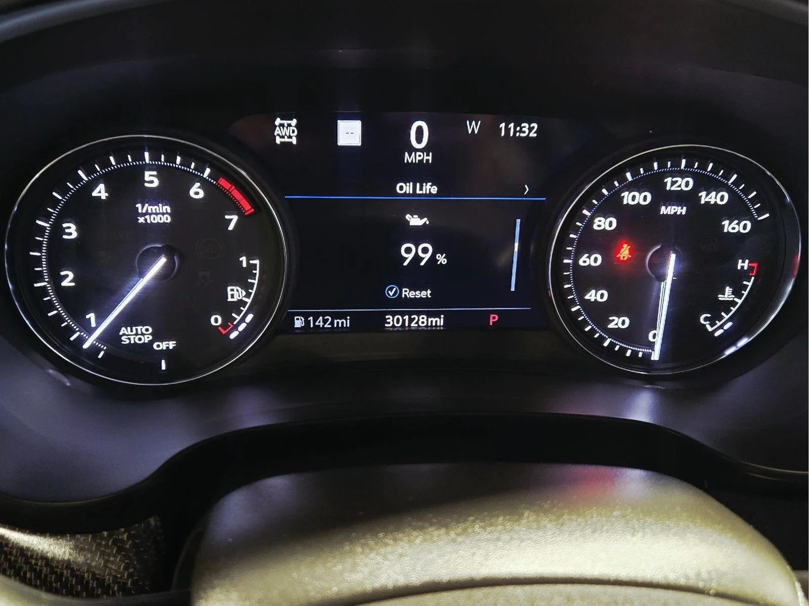 Used 2021 Crystal White Tricoat Cadillac AWD Sport image 28
