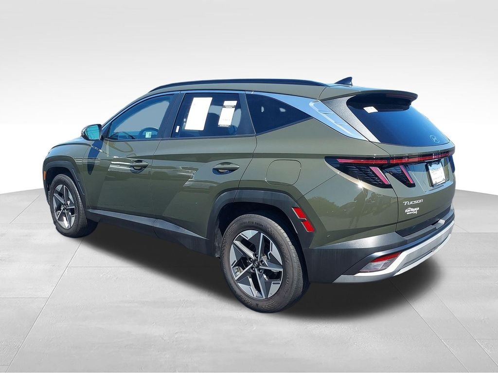Used 2025 Green Hyundai SEL Convenience image 3