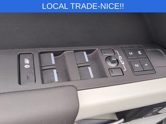 Used 2024  Land Rover S image 13